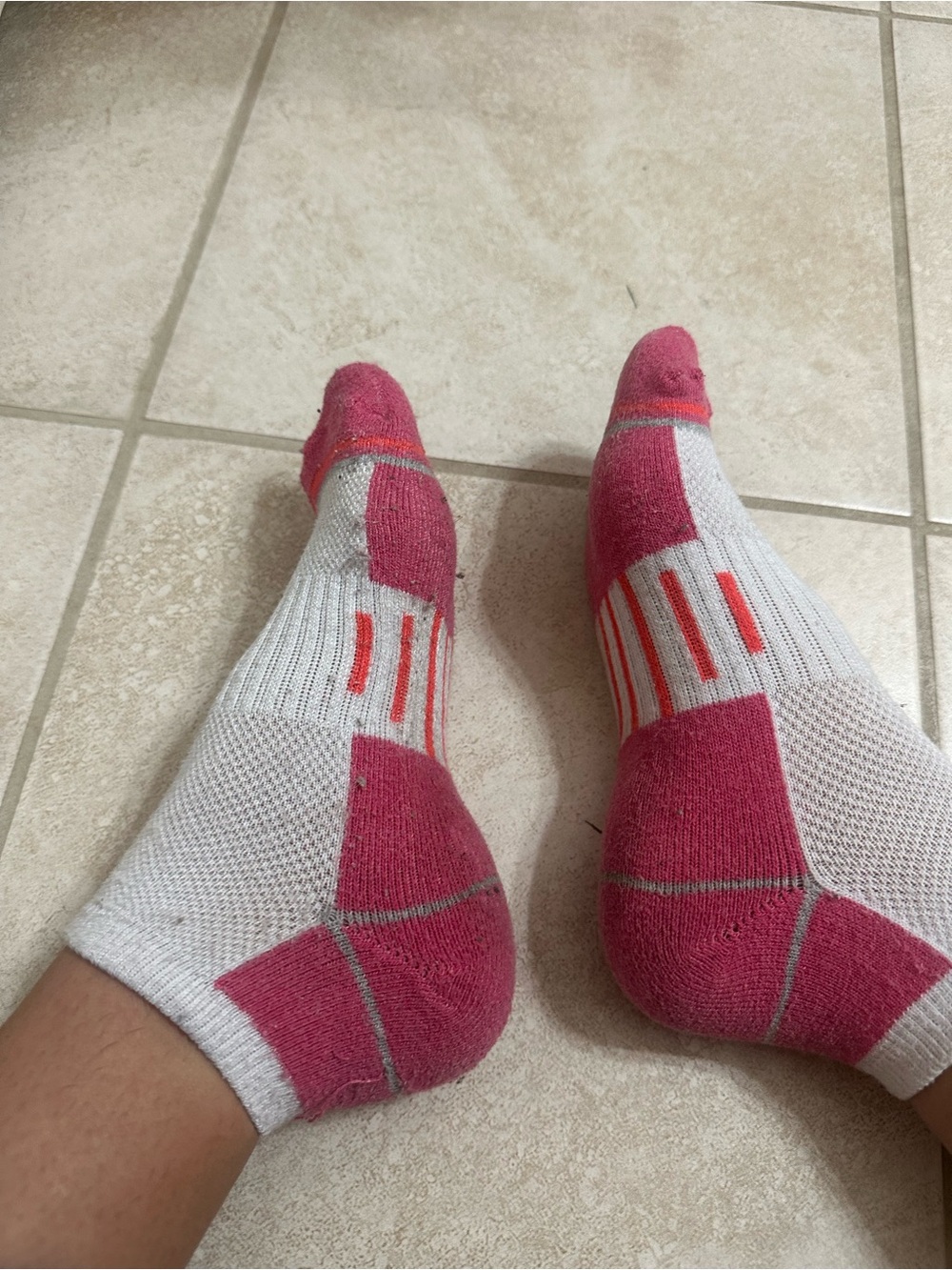 Performance Low-Cut Socks in White & Pink
